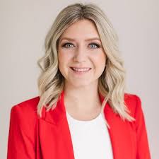 Shannon Breen's Instagram, Twitter & Facebook