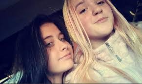 Holly Pettigrew's Instagram, Twitter & Facebook