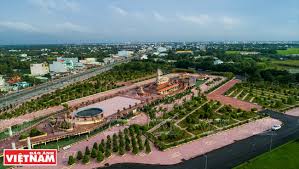 An object of type long contains a single field whose type is long. Long An The Western Gateway Vietnam Pictorial
