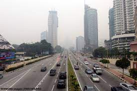 The tun razak tower was a 35 storey office skyscraper located along jalan raja laut in kuala lumpur, malaysia, near the dbkl headquarters. New Traffic Dispersal Plan For Jln Tun Razak From Nov 8 Paultan Org