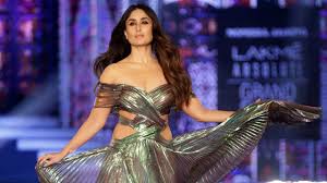 Kareena Kapoor Une Belle Longevite A Bollywood Defimedia She was born on 21st september 1980 at mumbai, maharashtra.
