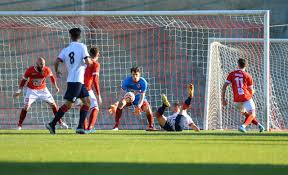 Squadra di calcio italiana del comune. La Caronnese Sbanca L Ossola 0 1 Quarta Sconfitta Per Il Citta Di Varese Varesesport