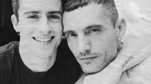 Pelayo Díaz recuerda a David Delfín y cómo comenzó su relación con él en  'Viajando con Chester'