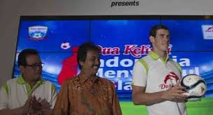 Informasi selengkapnya dalam video di roy suryo terkejut namanya mendadak viral pasca aktor lucky alamsyah melampiaskan. Roy Suryo Ingin Usia Penggantinya Lebih Muda
