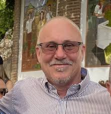 Heyyah folks! Me and my partner are in torrevieja tomorrow for the day. Is  there restaurants that we HAVE to try? Thank you all in advance!