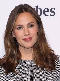 The actor, who is now almost 30, flirty, and thriving, bears a striking resemblance to garner in the scene she recreated on tiktok. Jennifer Garner Just Got Curtain Bangs See Her New Haircut Allure