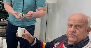 🌟 Veckan medarbetare 🌟 Anna Bäcklund, 30 år, arbetar som planeringsledare  på Attendo Nord/Väst. Anna är en sann glädjespridare som alltid gör det  lilla extra för både kollegor och kunder 🌸