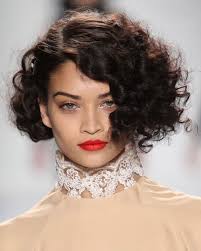 Only a short hair cut with utmost simplicity is what this hairstyle all about. 15 Gorgeous Curly Short Hairstyles To Look Beautiful And Classy Hairdo Hairstyle