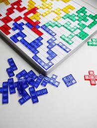 Blokus Juego En Familia Baballa Un Blog De Familia Juegos Divertidos Para Fiestas Juegos De Estrategia Juegos