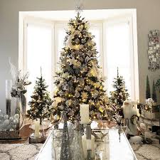 Are You A Minimalist Or A Maximalist Comment Below This Is Our Kind Of Holiday Decor To The Max Vi Christmas Decor Trends Christmas Decorations Holiday Decor