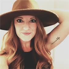 Kelly Longwell's Instagram, Twitter & Facebook