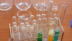 Gelas ukur adalah suatu alat gelas yang berfungsi untuk mengukur suatu larutan. Perbedaan Gelas Ukur Dan Gelas Kimia Nakatama