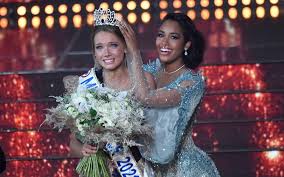 Et si la miss doit adapter son amandine petit, une miss bien affirmée. Amandine Petit Miss Normandie Devient Miss France 2021 Le Parisien