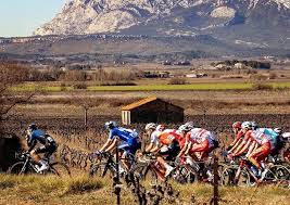 Choose from more than 10 cycling itineraries in historians, artists, but also wine enthusiasts rush to this region for its culture, breathtaking scenery and the delicious provencal gastronomy. Tour De La Provence 2020 Les Resultats Le General Pour Quintana Sports Infos Ski Biathlon