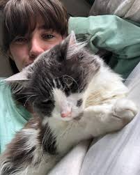 How lucky I am to have something that makes saying goodbye so hard. 🍊