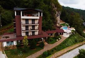 Sistemul tichetelor de vacanţă stârneşte reacţii diferite. Evacant Cazare In Romania La Pensiuni Vile Si Hoteluri