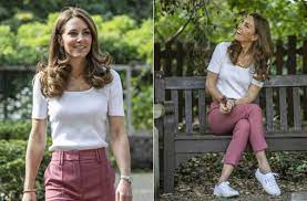 Rund eine woche nach ihrem ehemann, prinz william. Herzogin Kate Sie Tragt Hose Und Ihre Lieblingssneaker Panorama Stuttgarter Zeitung