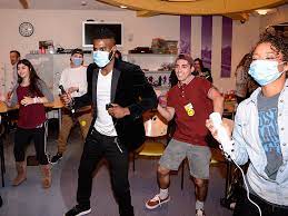 Jason derulo is spreading the holiday cheer. Watch Jason Derulo Dance With Kids At Children S Hospital People Com