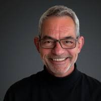 100+ perfiles de «Greff»