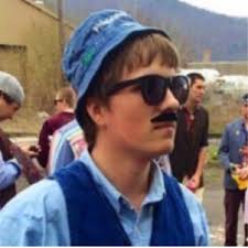 Danny Small (@dwsmall8)