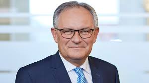 Vestjysk bank a/s (vestjyskbank) er en dansk bank, landets 10. Vestjysk Bank Gennemforer Fratraedelsesrunde Efter Fusion Netavisen Grindsted