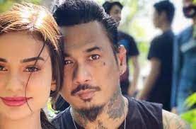 Nora alexandra dan suami, jerinx sid. Profil Nora Alexandra Istri Jerinx Yang Tak Lelah Membuktikan Kesetiaannya Matamata Com