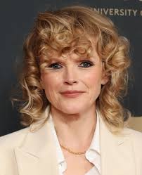 Maxine Peake wins planning battle to convert rural farmhouse into rehearsal  space for actors