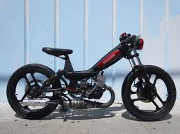 Garage Build Rockstar Moby By Tomahawk Mopeds Custom Moped Moped Vintage Moped
