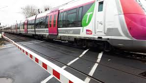 C'est une gare de la société nationale des chemins de fer français (sncf) desservie par des trains de la ligne d du rer , de la ligne r du transilien et. Greve A La Sncf Les Previsions Ligne Par Ligne En Ile De France Ce Lundi