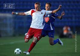 Kamil jacek glik (born 3 february 1988) is a polish professional footballer who plays as a centre back and captains italian club torino and the poland national team. Glik Pytali Mnie Co To Za Herb Newsy Piast Gliwice S A Oficjalna Strona Mistrza Polski 2018 19