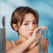 Dora謝雨芝- Dora謝雨芝added a new photo.