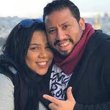 هل انفصلت شيماء سيف عن زوجها محمد كارتر؟ تداول بعض رواد موقع التواصل الإجتماعي أنباء عن انفصال الفنانة شيماء سيف وزوجها المنتج محمد كارتر، خاصة بعد إلغاء متابعتها له عبر موقع إنستغرام، وقيامه أيضا بإلغاء متابعتها، حيث نشرت شيماء الثلاثاء، رسالة غامضة. Ø¨Ø§Ù„ÙÙŠØ¯ÙŠÙˆ Ø²ÙˆØ¬ Ø´ÙŠÙ…Ø§Ø¡ Ø³ÙŠÙ ÙŠØªÙˆØ¹Ø¯Ù‡Ø§ ÙˆØ­ÙŠØ§Ø© Ø£Ù…ÙŠ Ù…Ø§ Ù‡Ø³ÙŠØ¨Ùƒ Ù…Ø¬Ù„Ø© Ø³ÙŠØ¯ØªÙŠ