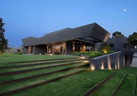 Green building features don't automatically bump up the price tag of a house, especially in certain locations. Stylish And Sustainable 8 Modern Eco Friendly Homes Urbanist