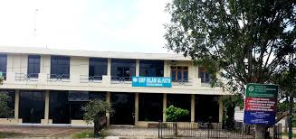 Yuk, kita telisik profil singkat abdullah bin abbas radhiayallahu 'anhuma yang begitu mengagumkan, seorang tokoh yang pantas di idolakan oleh kaum banyak dari lawan bicara ibnu abbas mengikuti pendapatnya setelah berdialog dengannya. Sekolah Menengah Pertama Sekolahsunnah Com