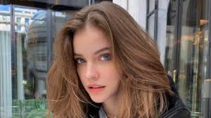 Maybe you would like to learn more about one of these? Palvin Barbara Fenekkel Mihalik Eniko Mellekkel Hoz Napsutest Az Eletunkbe 24 Hu