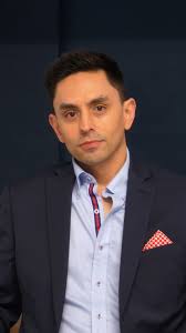 Experience this classic RomCom Off-Broadway at The Signature Theater  starting April 23! Tix at #linkinbio.