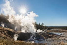 Norris geyser basin of yellowstone national park has long been recognized as having the highest temperature hydrothermal reservoir and is the most changeable of yellowstone's famous hydrothermal basins. Usa Yellowstone National Park Norris Geyser Basin Stockphoto