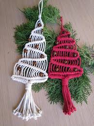 Colgante De Pared De Macrame Decoracion De Navidad Etsy Cordon De Macrame Decoraciones De Navidad Hechas A Mano Porta Macetas En Macrame