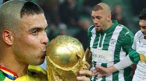 Efsanevi forvet, saçlarıyla ilgili yıllar sonra bir itirafta bulundu. Soz Konusu Ronaldo Ise
