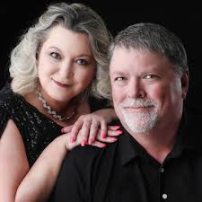 Does anyone know the name of this font? Thanks in advance!!