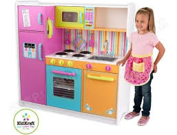 La Cuisine De Reve Un Bon Cadeau De Noel Cuisine En Bois Enfant Cuisine Bois Cuisine Enfant