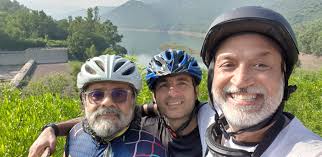 The rain has stopped play here with the steam engines but Dotty has just  taken us to the burger van for some tea.