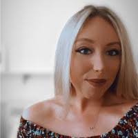 Aimee Head's Instagram, Twitter & Facebook