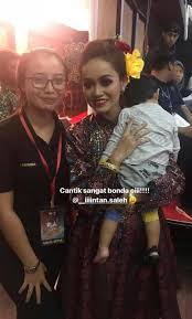 Akhirnya intan ladyana harris alif bakal melangsungkan perkahwinan ini jawapan intan. Bekas Madu Izreen Azminda Dikeji Sanggup Buka Tudung Untuk Sertai Pertandingan Menari Gosip Tempatan Gosip Forum Cari Infonet