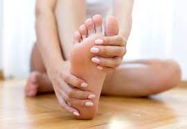 Having a broken foot can feel like a debilitating injury. 6 Reasons You Shouldn T Assume Foot Pain Is A Heel Spur Health Essentials From Cleveland Clinic