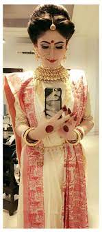 Bengali Bride Saree Jewellery Bengalibridesareejewellery Bride In 2021 Bengali Bride Bengali Bridal Makeup Indian Bridal