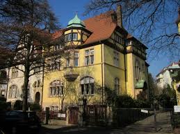 Für ein haus mit 150m² werden in freiburg im breisgau ca. Stadtvilla Mit 4 Wohnungen U 1 Buro In Freiburg Herdern Iws Immobilien