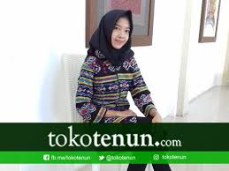 Tenun buna adalah tenun dari daerah ntt dan masing2 daerahnya mempunyai ciri khas tenunan masing2. 37 Model Rok Tenun Ikat Ntt Model Baru