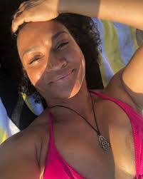 Diana Jamous's Instagram, Twitter & Facebook