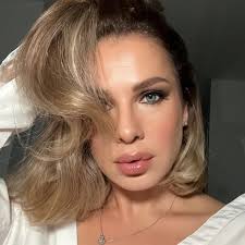 𝙼𝙰𝙺𝙴𝚄𝙿 𝙰𝚁𝚃𝙸𝚂𝚃 𝙷𝙰𝙸𝚁𝚂𝚃𝚈𝙻𝙸𝚂𝚃 𝙽𝚈𝙲 (@anna.nikitina.mua)  • Instagram photos and videos